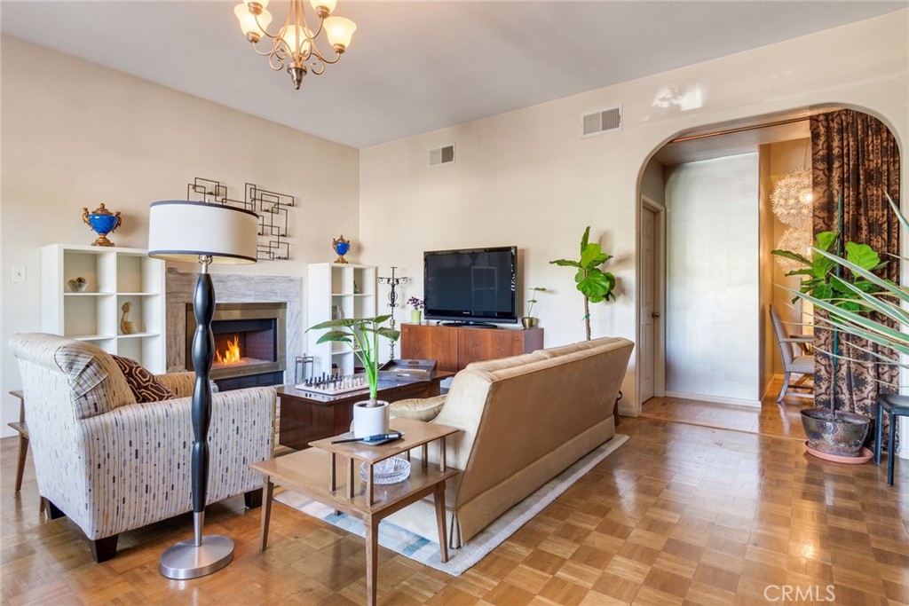 4220 Toland Way Los Angeles, CA 90065 - Photo 3 of 45