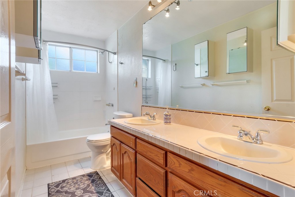 4220 Toland Way Los Angeles, CA 90065 - Photo 32 of 45