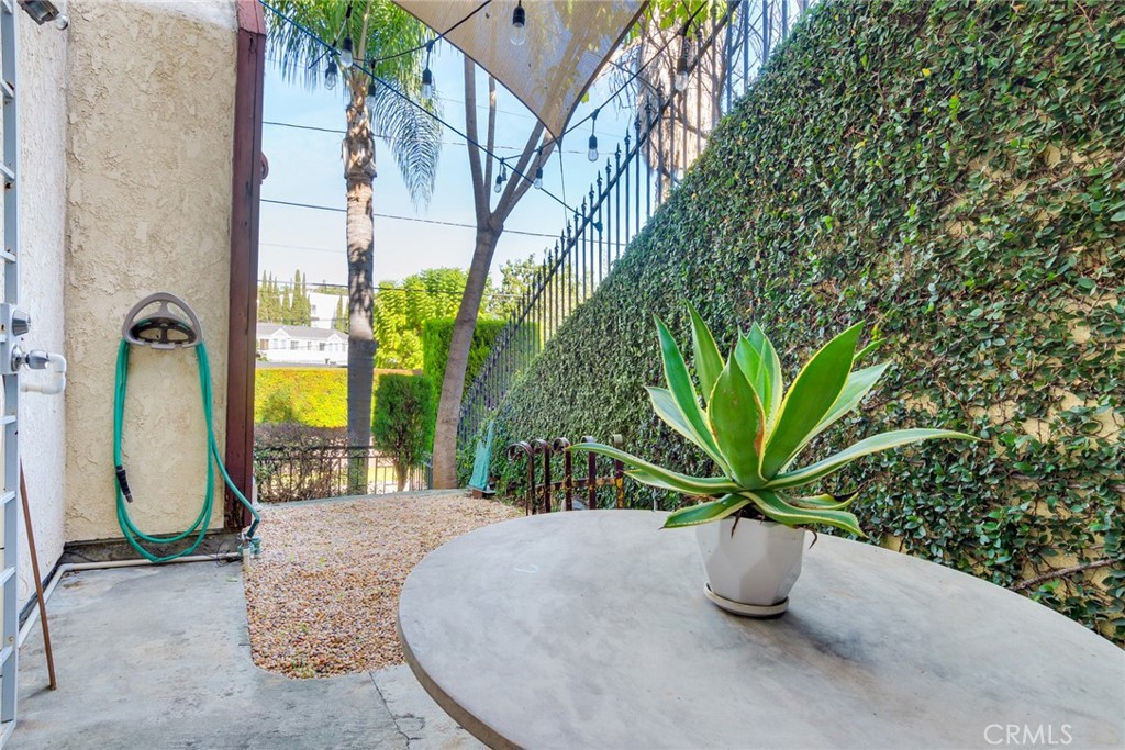 4220 Toland Way Los Angeles, CA 90065 - Photo 35 of 49 a view of a outdoor space