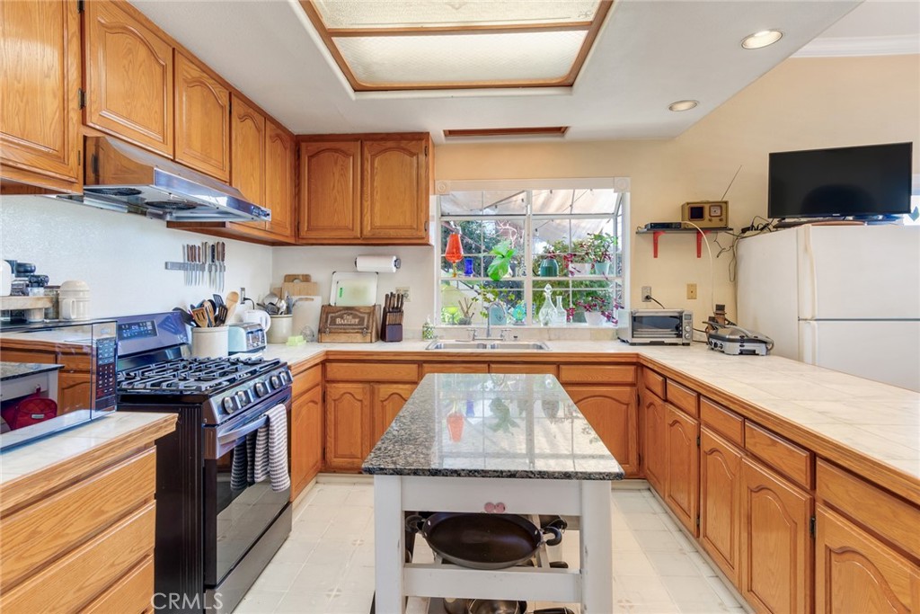 4220 Toland Way Los Angeles, CA 90065 - Photo 7 of 45