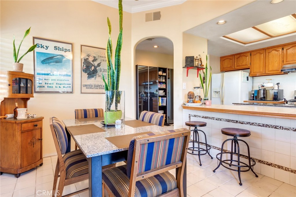 4220 Toland Way Los Angeles, CA 90065 - Photo 9 of 45