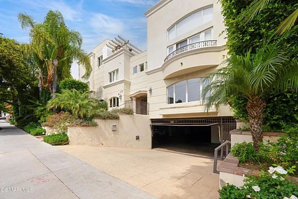 $1,399,000 | 1217 Yale Street, Unit 103, Santa Monica, CA 90404