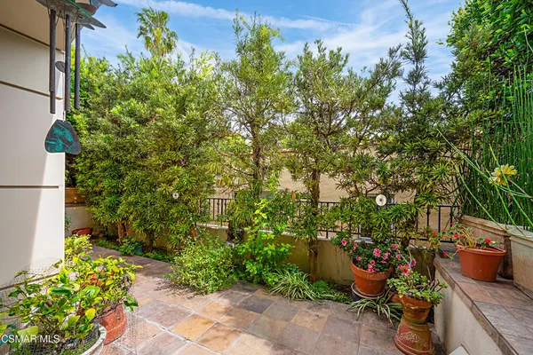 $1,399,000 | 1217 Yale Street, Unit 103, Santa Monica, CA 90404