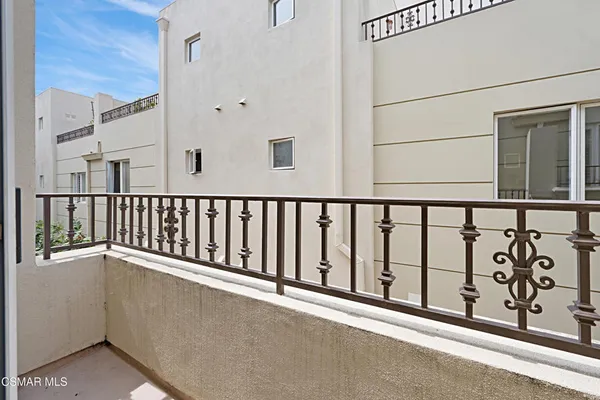 $1,399,000 | 1217 Yale Street, Unit 103, Santa Monica, CA 90404