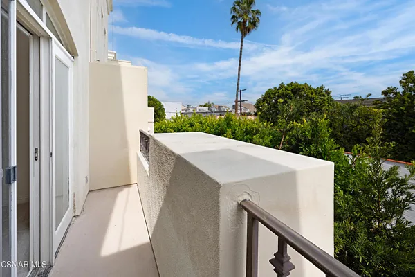 $1,399,000 | 1217 Yale Street, Unit 103, Santa Monica, CA 90404