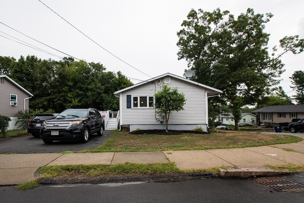 5 Leighton Road Boston, MA 02136 - Photo 3 of 30