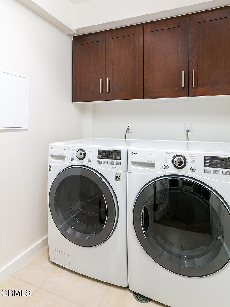 920 Granite Drive, Unit 103 Pasadena, CA 91101 - Photo 22 of 33 a utility room with dryer and washer