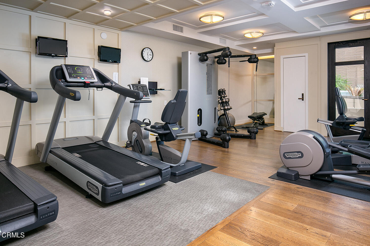 920 Granite Drive, Unit 103 Pasadena, CA 91101 - Photo 33 of 33 a view of a room with gym equipment