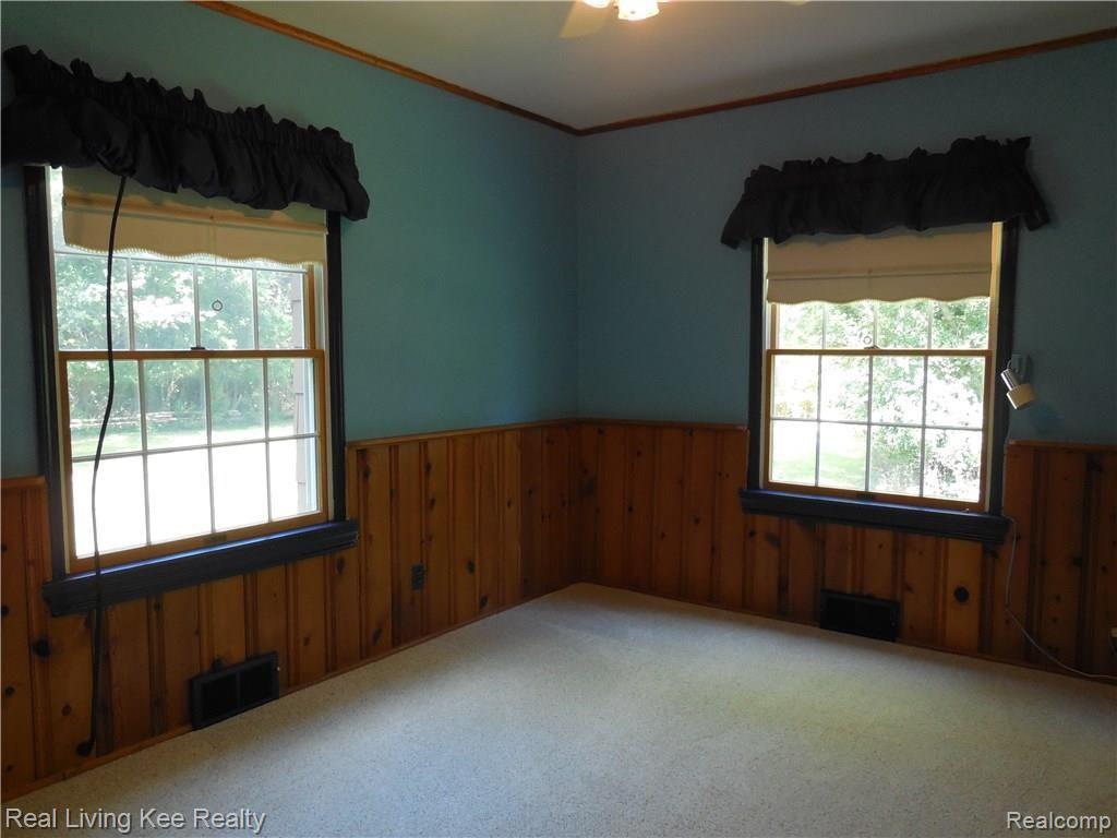 1590 Washington Road Rochester, MI 48306 - Photo 18 of 36 DSCN1549.JPG