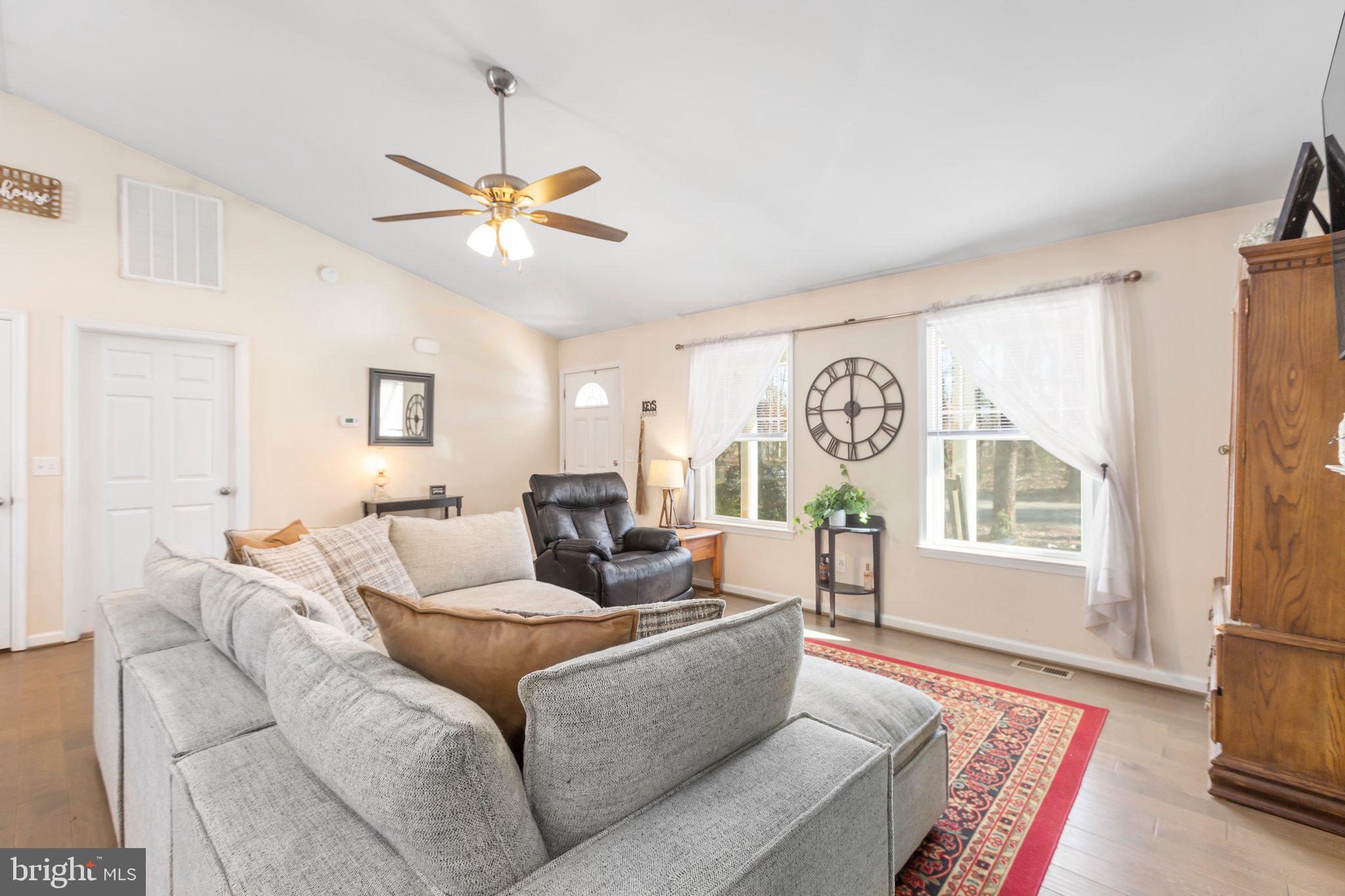 2906 Minor Road Bumpass, VA 23024 - Photo 7 of 48 Living room