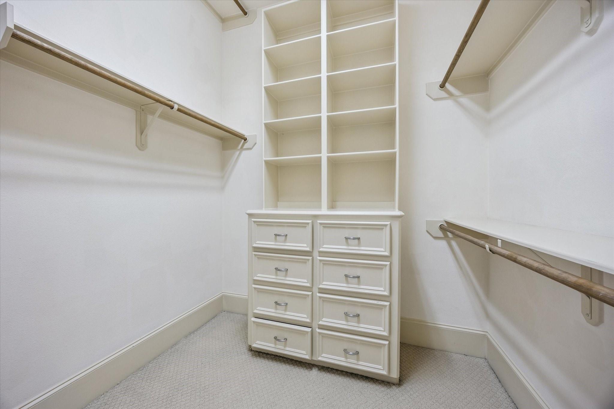 2803 Chartres Street Houston, TX 77004 - Photo 13 of 22 a view of closet