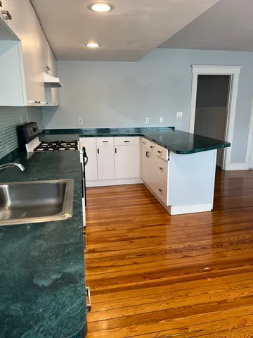 $2,500 | 27 Wisconsin Avenue, Unit 3, Somerville, MA 02145