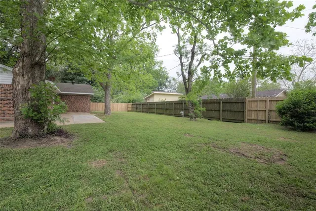 $2,200 | 1915 Solomon Street, Waller, TX 77484