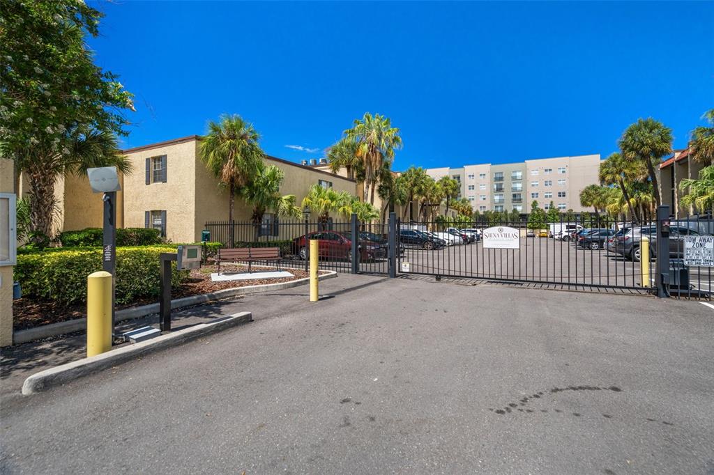 107 South Obrien Street, Unit 217 Tampa, FL 33609 - Photo 25 of 39 a view of a house with backyard and fence