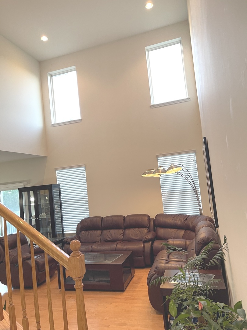 918 Oak Ridge Boulevard Elgin, IL 60120 - Photo 5 of 22