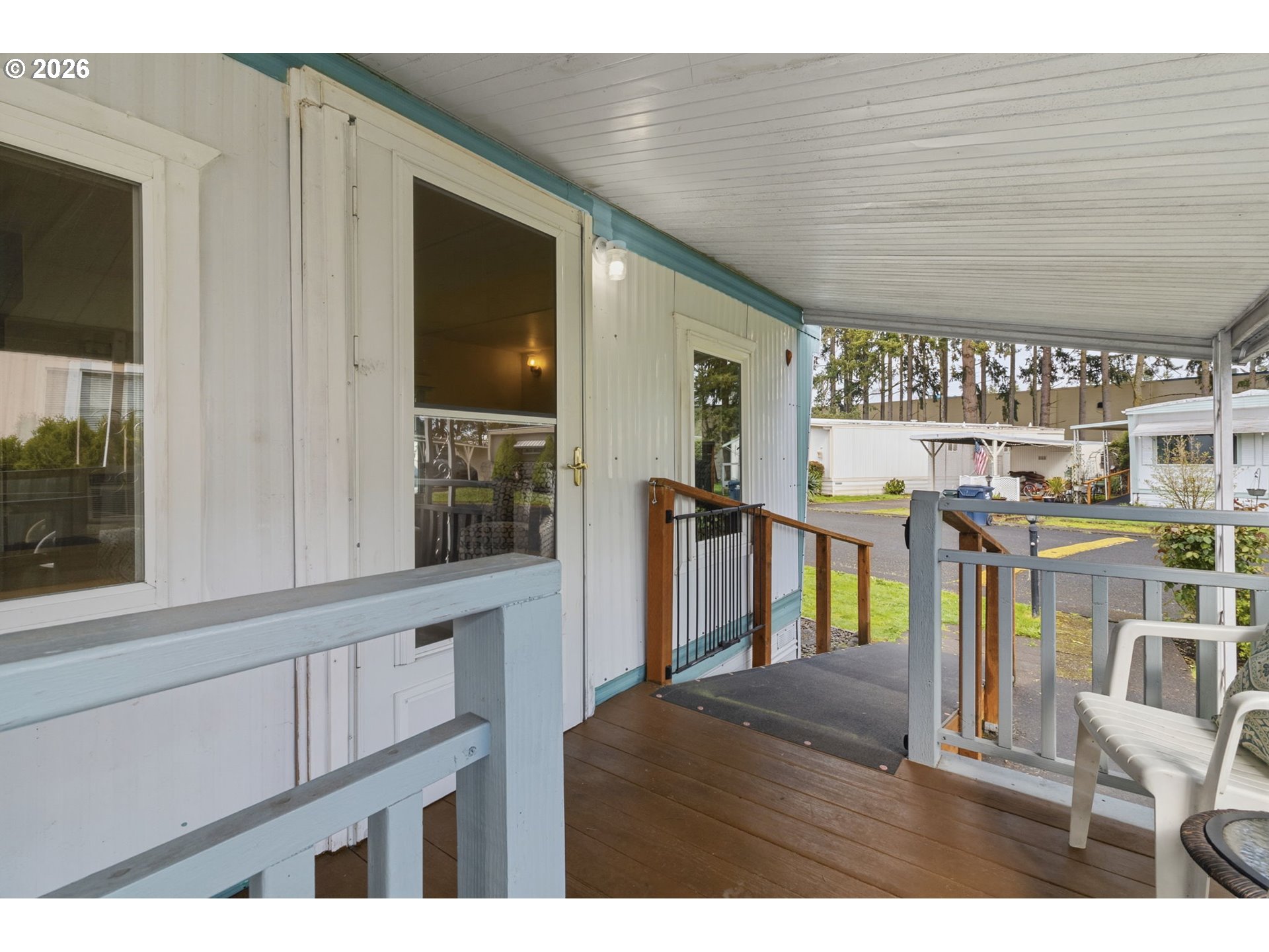 205 South 54th Street, Unit 10 Springfield, OR 97478 - Photo 23 of 42 Porch