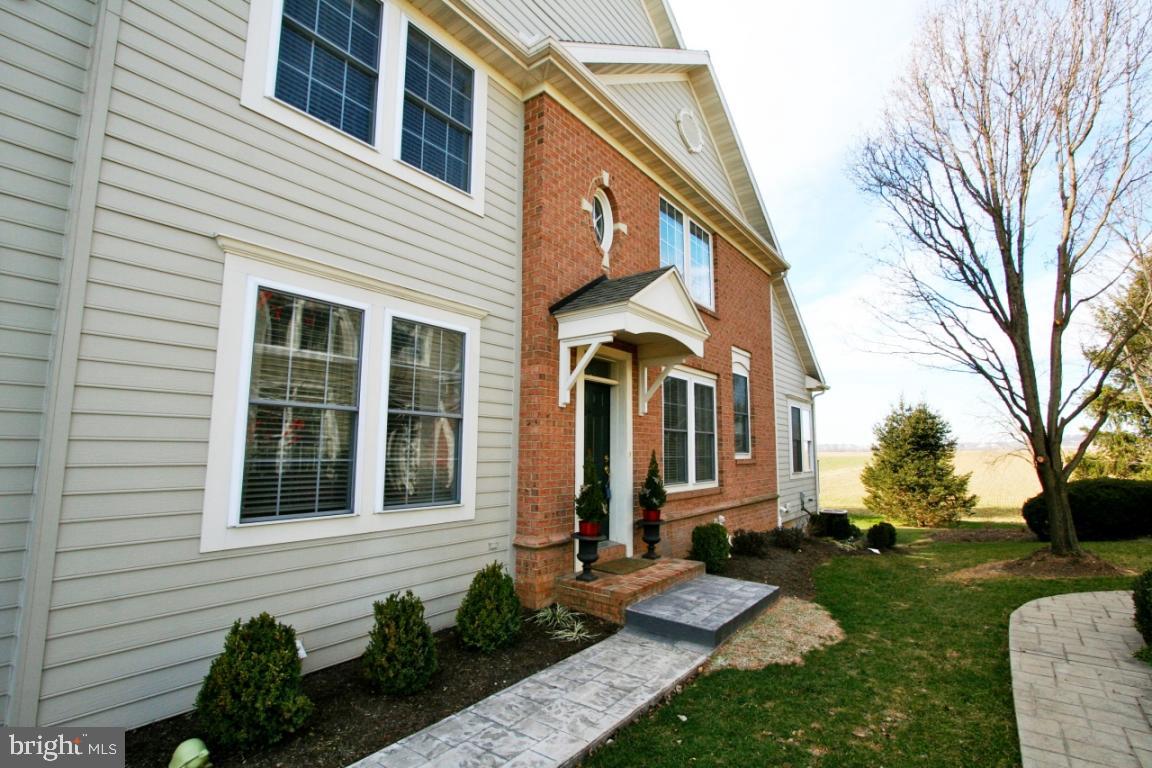 62 Farmview Lane Lititz, PA 17543 - Photo 3 of 44 Gallery Image 3
