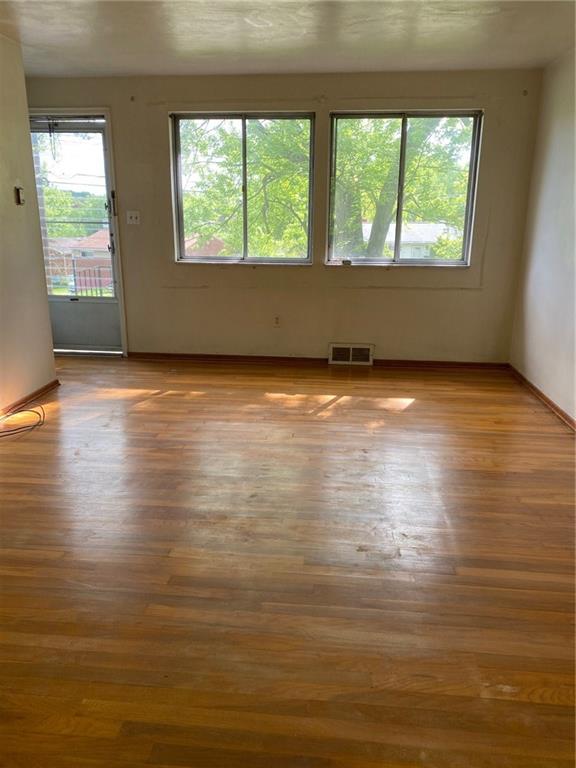 602 Brightberry Road Monroeville, PA 15146 - Photo 3 of 13 Living Room