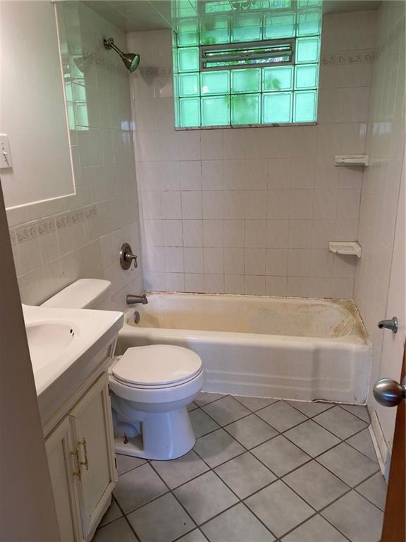 602 Brightberry Road Monroeville, PA 15146 - Photo 9 of 13 Main floor full bath