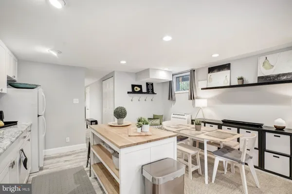 $4,500 | 3817 Cathedral Avenue Northwest, Unit GARDEN, Washington, DC 20016