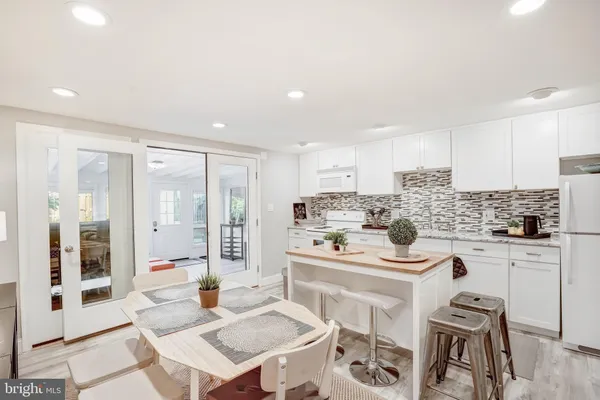 $4,500 | 3817 Cathedral Avenue Northwest, Unit GARDEN, Washington, DC 20016