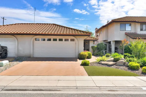 $329,900 | 917 Valley Way, Madera, CA 93637