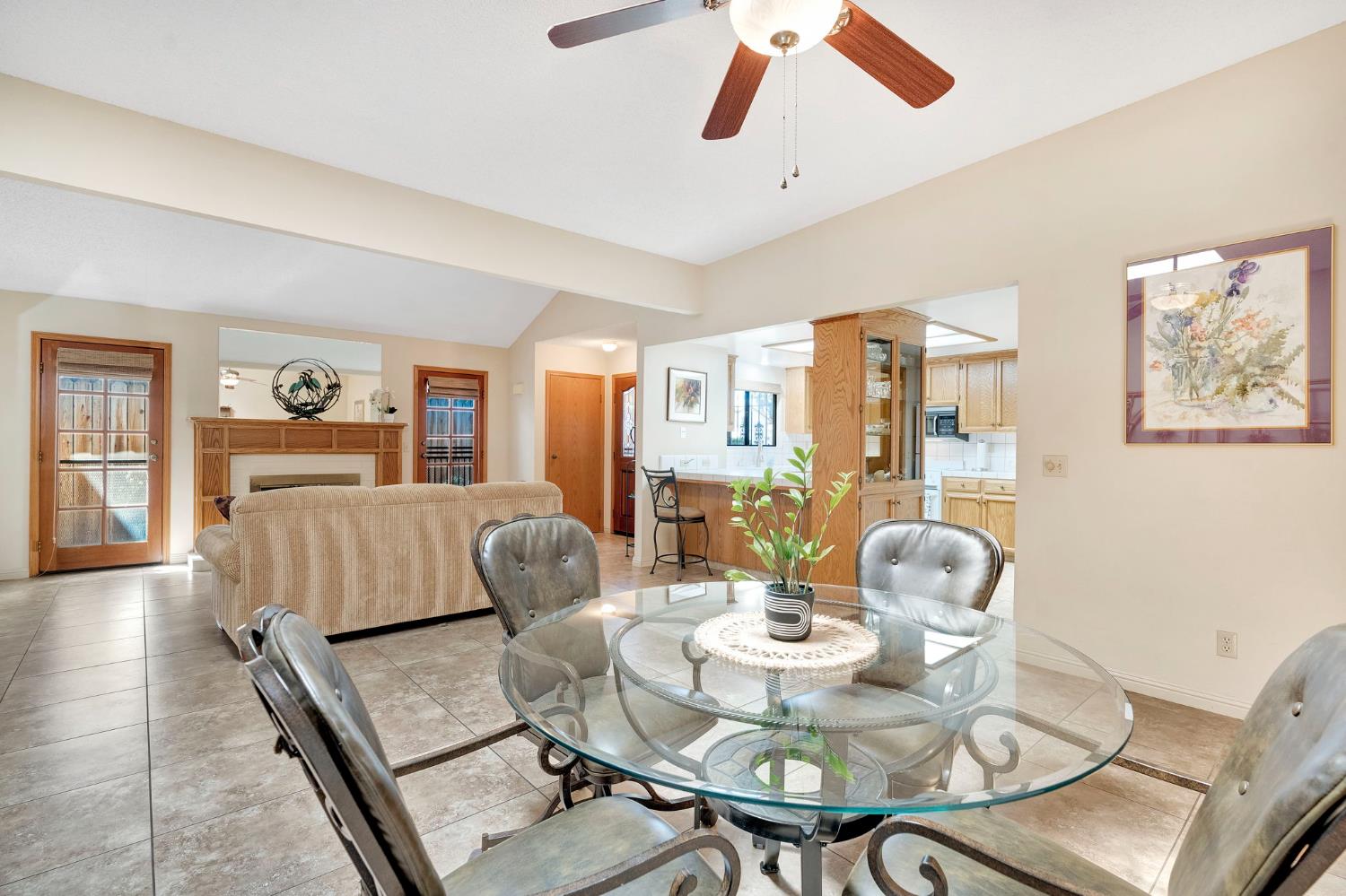 917 Valley Way Madera, CA 93637 - Photo 11 of 29