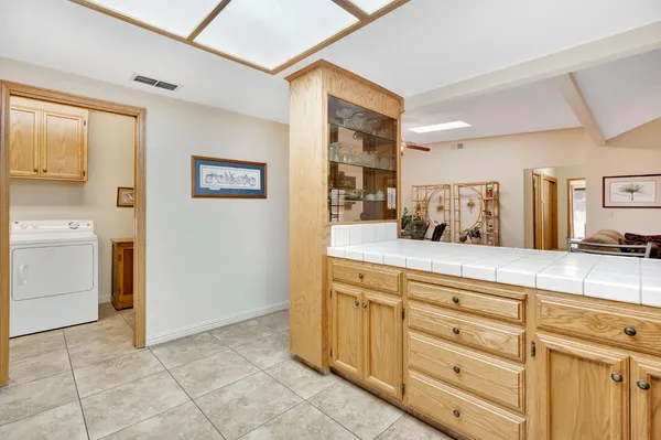 $329,900 | 917 Valley Way, Madera, CA 93637