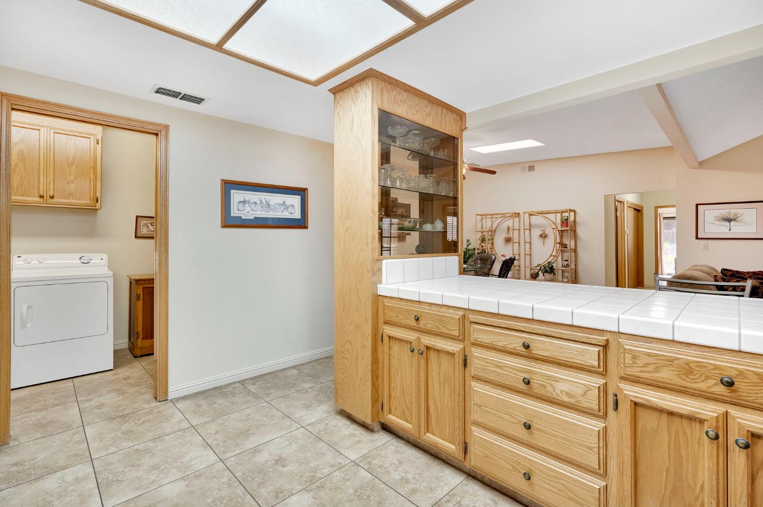 917 Valley Way Madera, CA 93637 - Photo 16 of 29