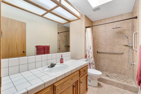 $329,900 | 917 Valley Way, Madera, CA 93637