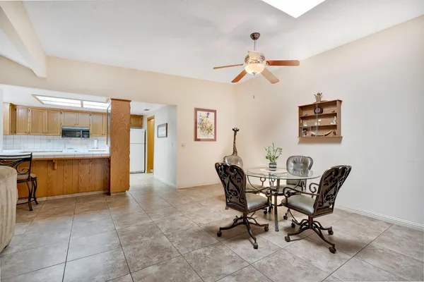 $329,900 | 917 Valley Way, Madera, CA 93637