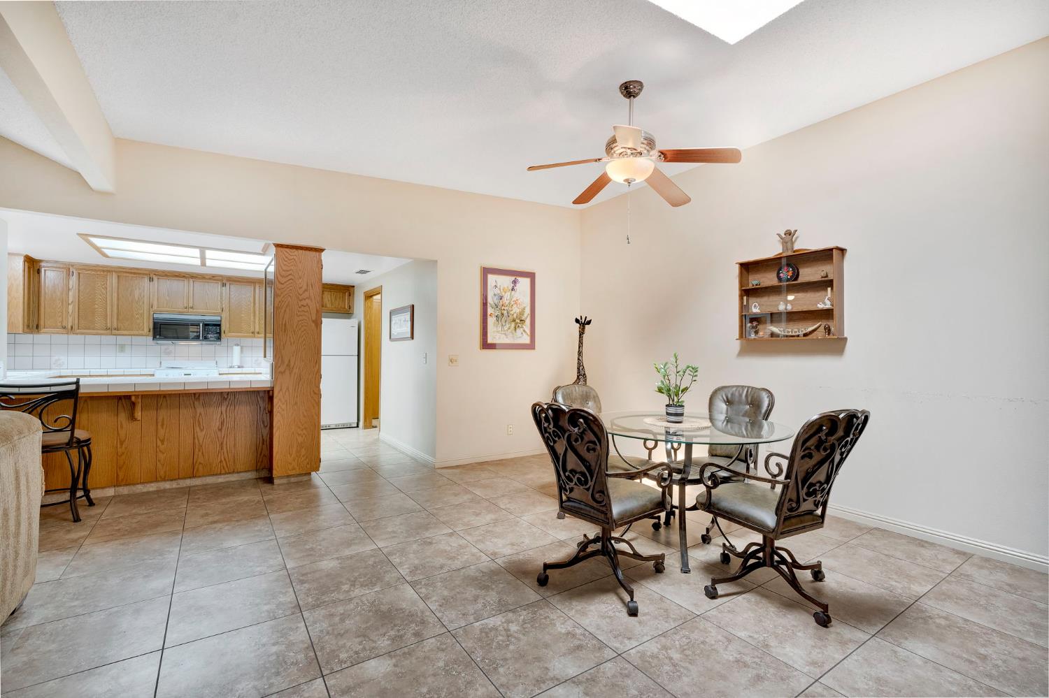 917 Valley Way Madera, CA 93637 - Photo 10 of 29