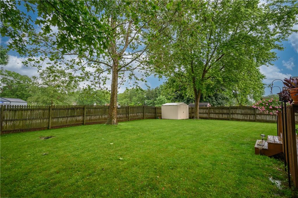 3381 Briar Ridge Way Columbus, IN 47203 - Photo 4 of 36 Gallery Image 4