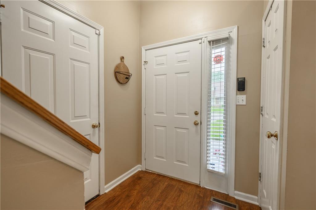 3381 Briar Ridge Way Columbus, IN 47203 - Photo 5 of 36 Gallery Image 5