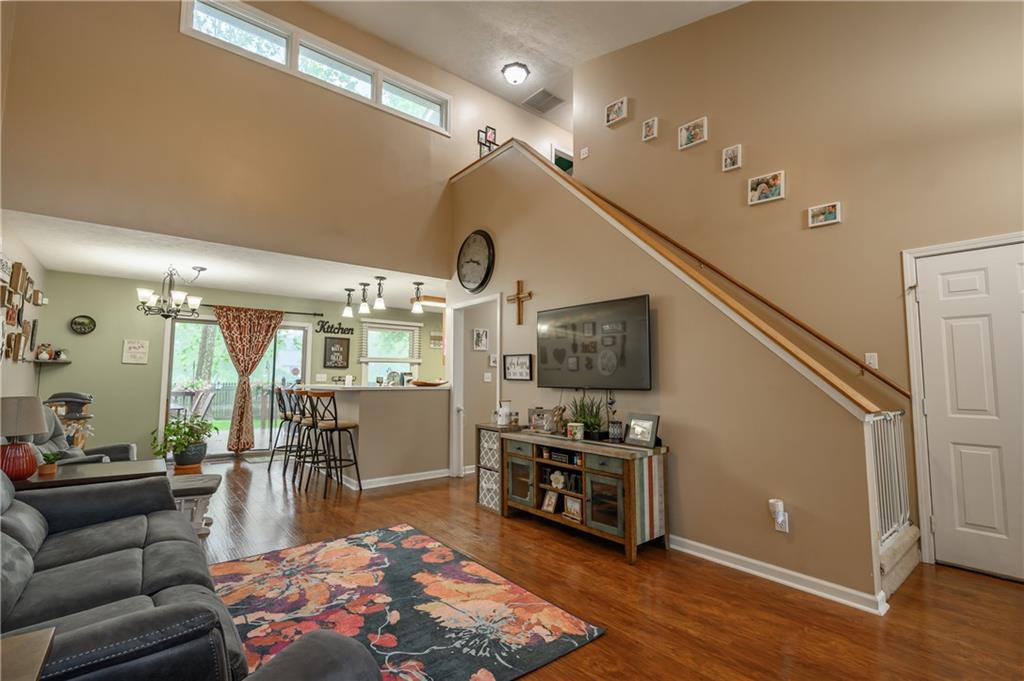 3381 Briar Ridge Way Columbus, IN 47203 - Photo 6 of 36 Gallery Image 6