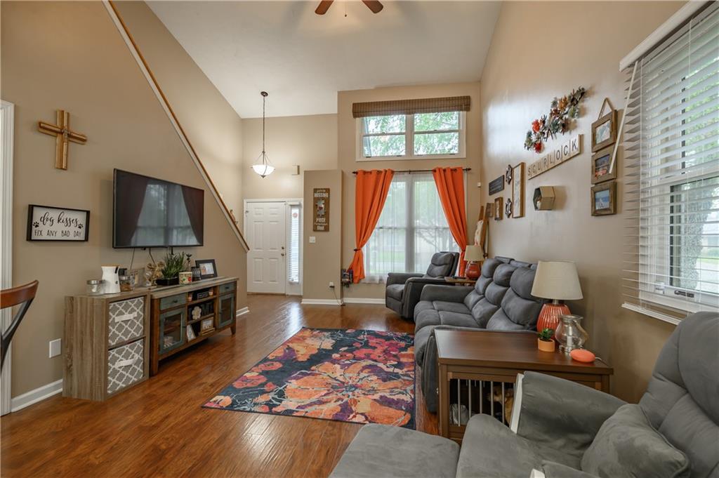 3381 Briar Ridge Way Columbus, IN 47203 - Photo 7 of 36 Gallery Image 7