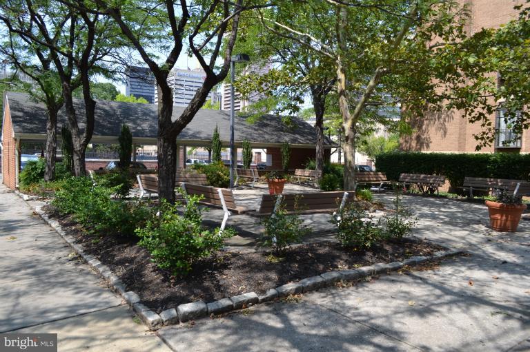 126 West Barre Street, Unit R Baltimore, MD 21201 - Photo 22 of 25 Community