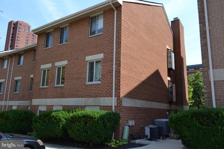 126 West Barre Street, Unit R Baltimore, MD 21201 - Photo 23 of 25 Exterior (Rear)