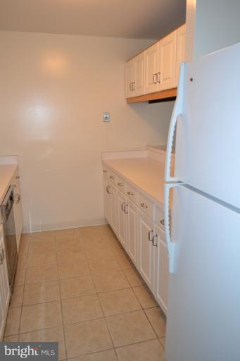 126 West Barre Street, Unit R Baltimore, MD 21201 - Photo 7 of 25 Kitchen