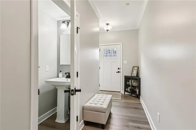 a view of room with livingroom and furniture