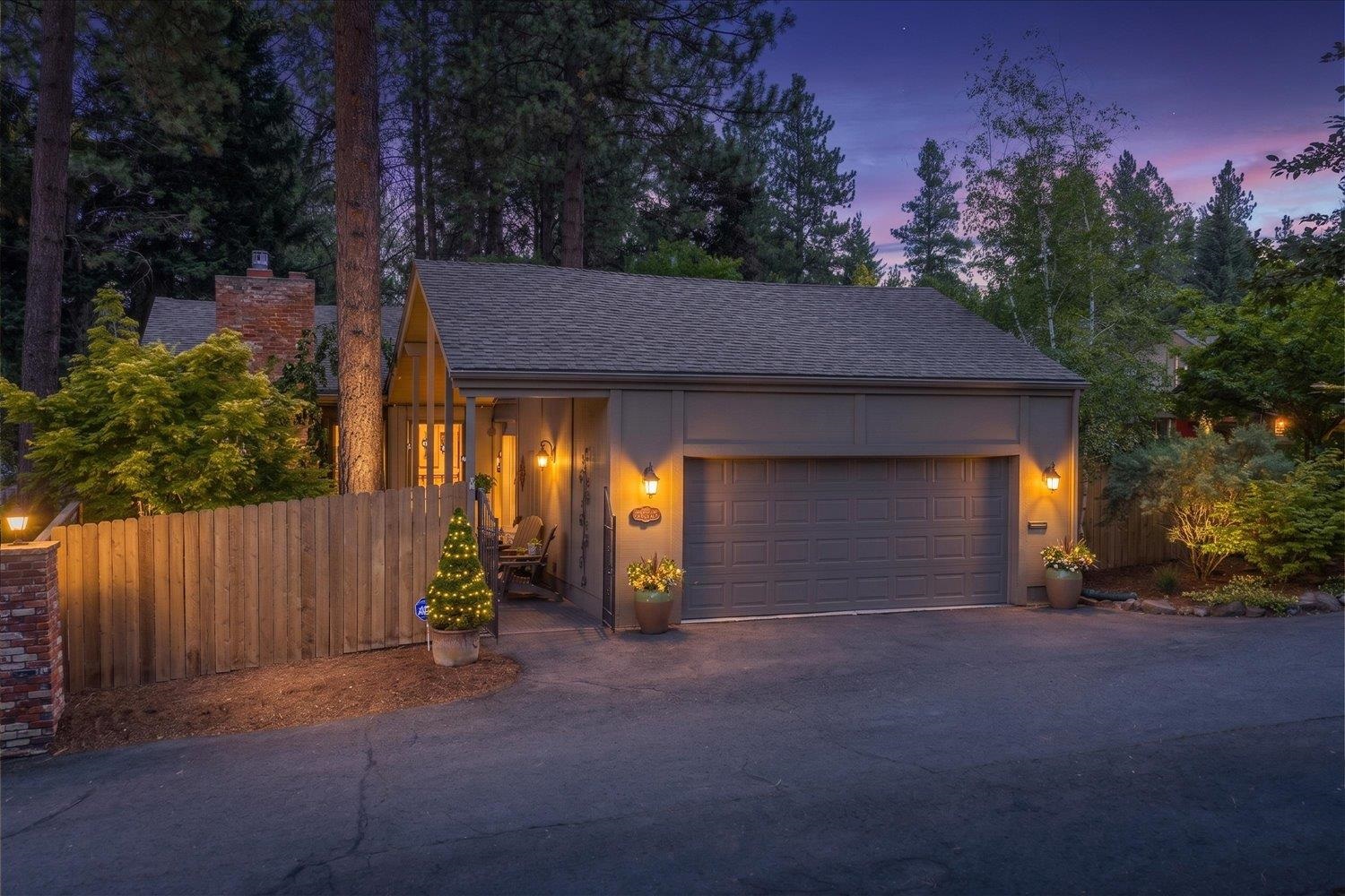 2903 South Howard Street Spokane, WA 99203 - Photo 2 of 50