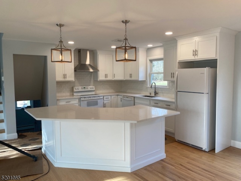 694 Foothill Road Bridgewater, NJ 08807 - Photo 5 of 31