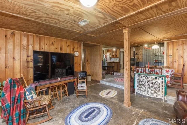 $249,900 | 45 Blue Springs Circle, Elkland, MO 65644