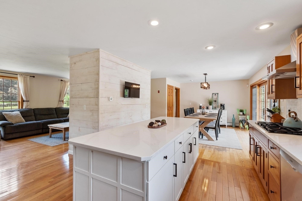 61 Newcomb Road Westminster, MA 01473 - Photo 4 of 42