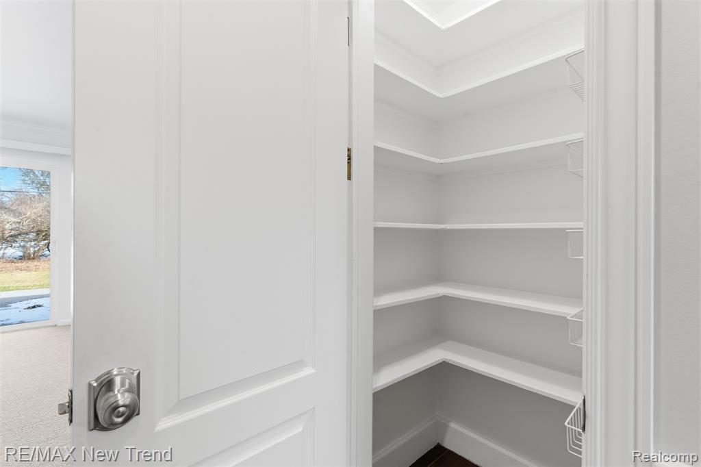 1043 Westview Road Bloomfield Hills, MI 48304 - Photo 15 of 43