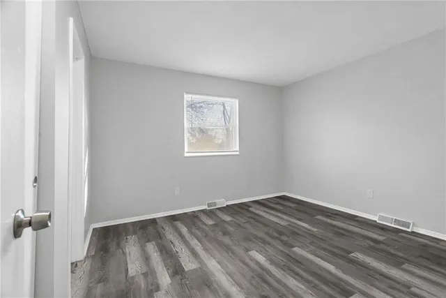 $255,000 | 2500 Northwest Salem Court, Blue Springs, MO 64015