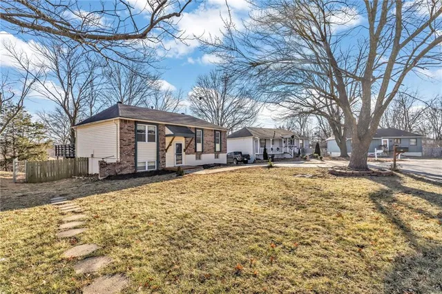 $255,000 | 2500 Northwest Salem Court, Blue Springs, MO 64015