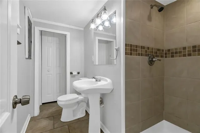 $255,000 | 2500 Northwest Salem Court, Blue Springs, MO 64015