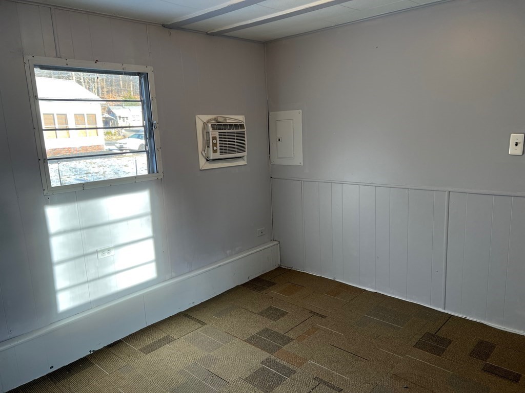 40 Acadia Road Gardner, MA 01440 - Photo 11 of 11 an empty room with a window