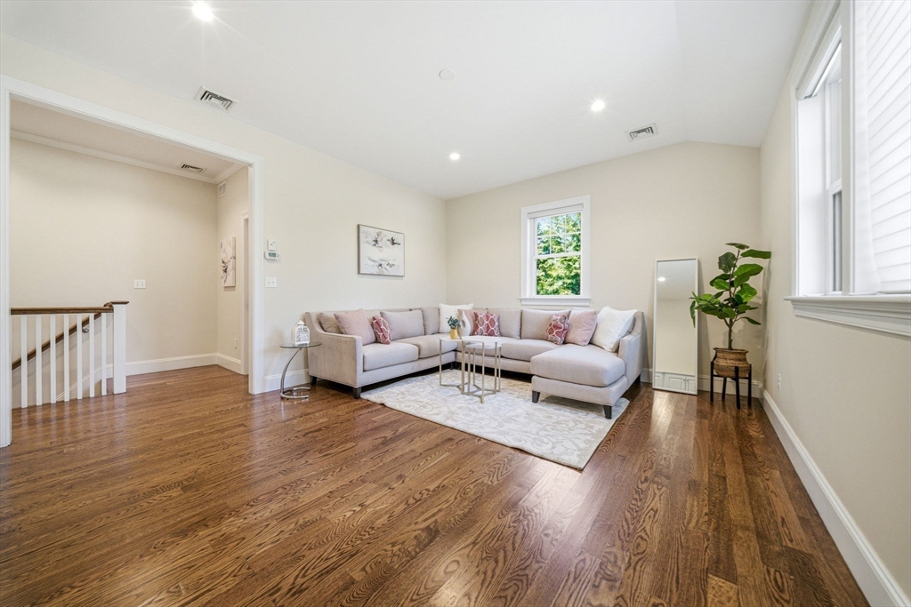 35 Marshall Road Wellesley, MA 02482 - Photo 15 of 42